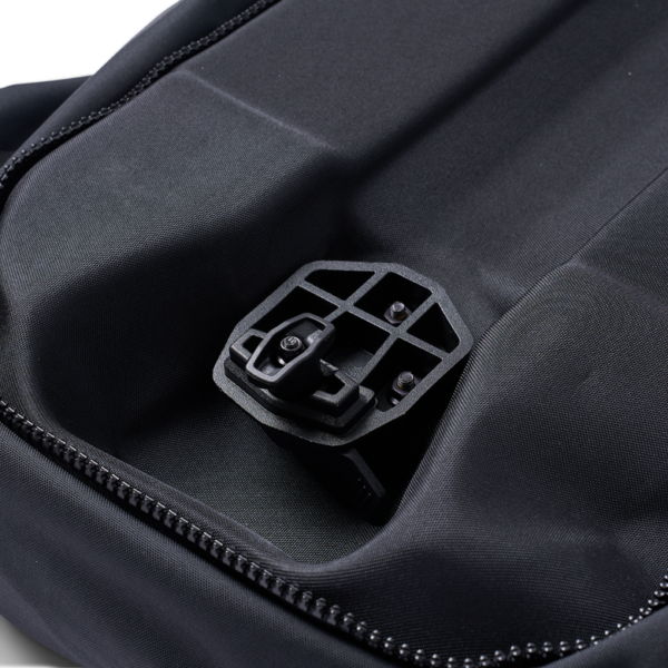 LinQ 10.6 US Gal (40 L) Urban Bag - Image 2