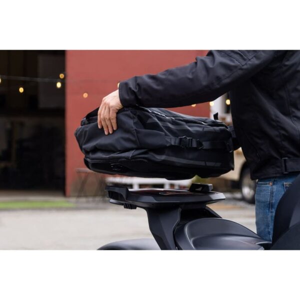 LinQ 10.6 US Gal (40 L) Urban Bag - Image 8