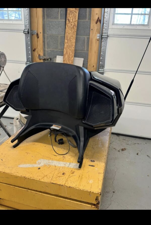 CanAm Spyder Top case - Image 2